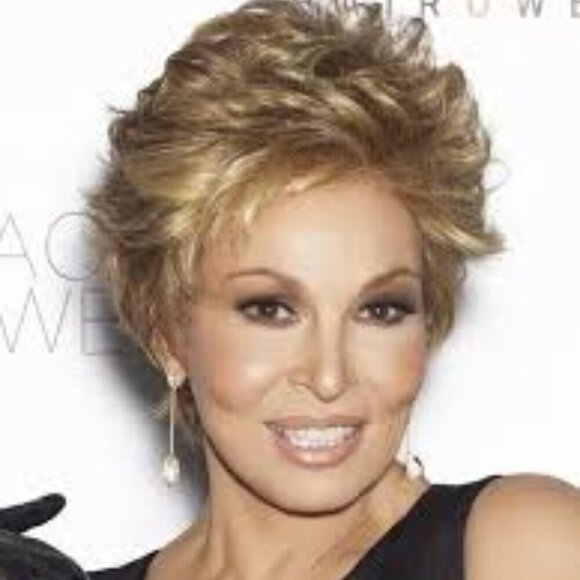 NWT Raquel Welch Signature Collection Woman WigHoney Ginger